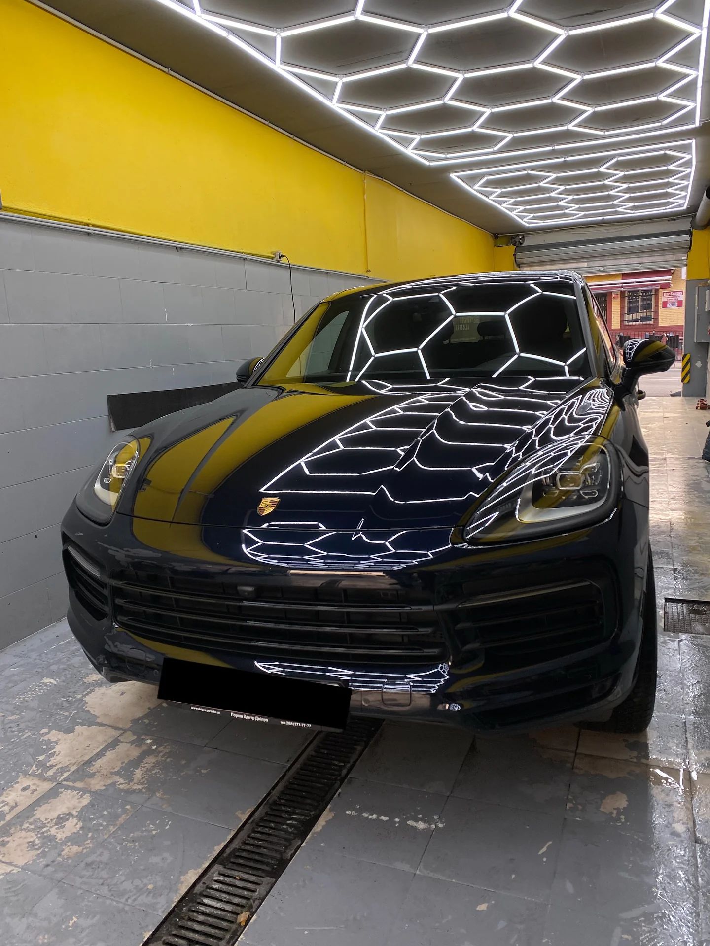 Porsche Cayenne: detailing at our car wash in San Pedro de Alcántara, Marbella