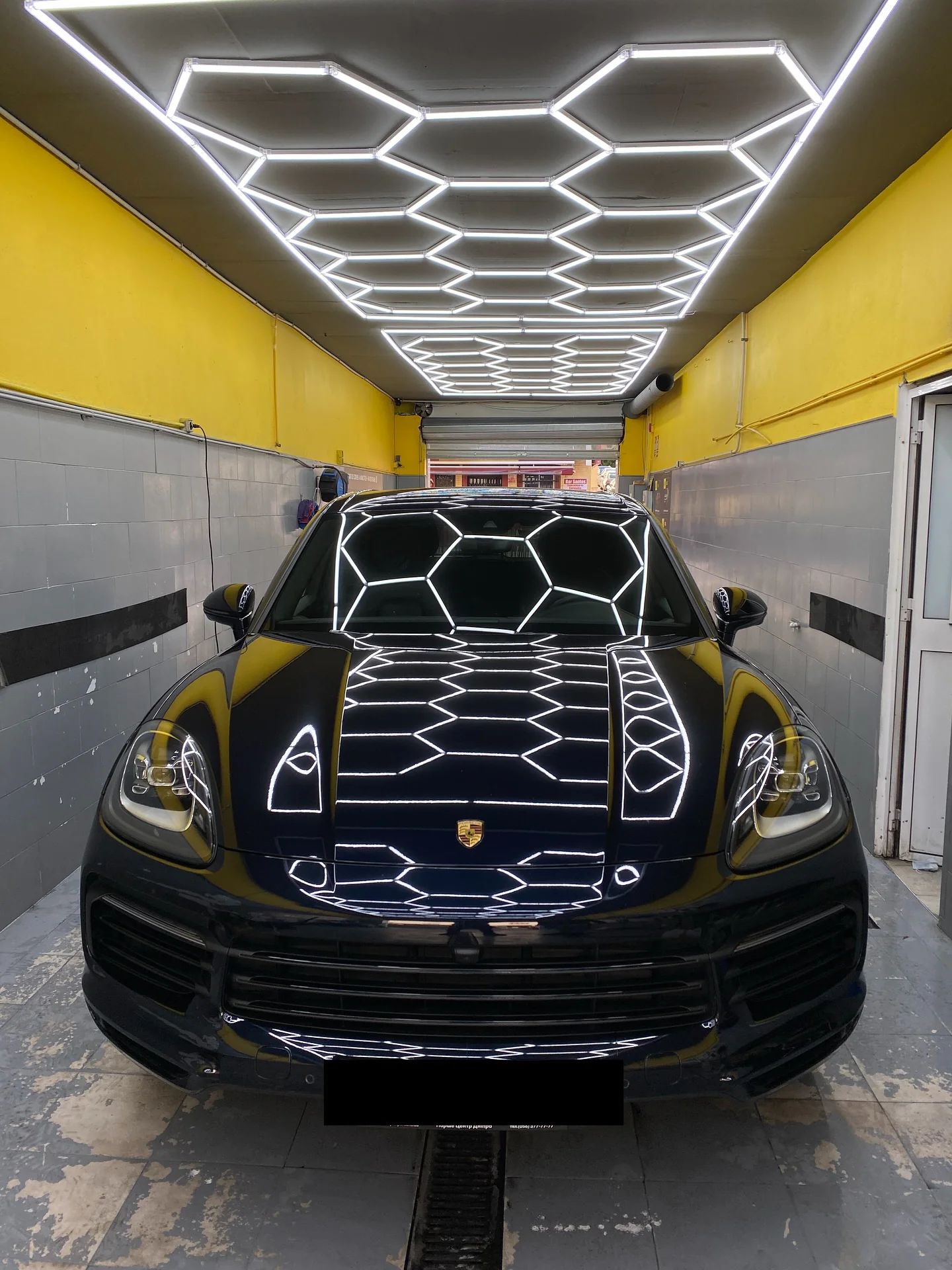 Porsche Cayenne: detailing at our car wash in San Pedro de Alcántara, Marbella