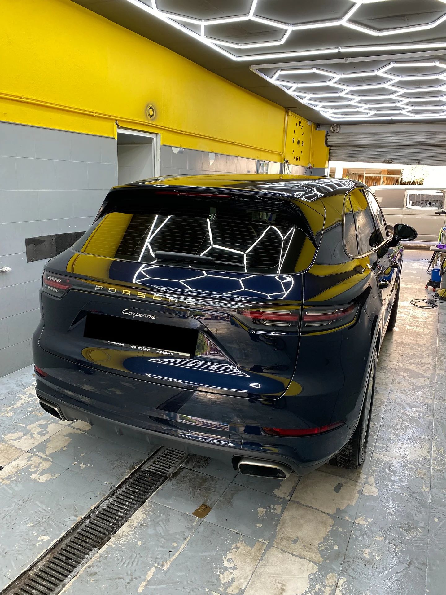 Porsche Cayenne: detailing at our car wash in San Pedro de Alcántara, Marbella