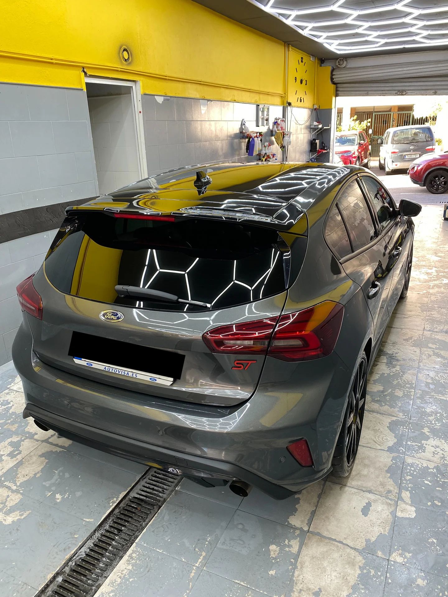 Ford Focus ST: car wash at our car wash in San Pedro de Alcántara, Marbella