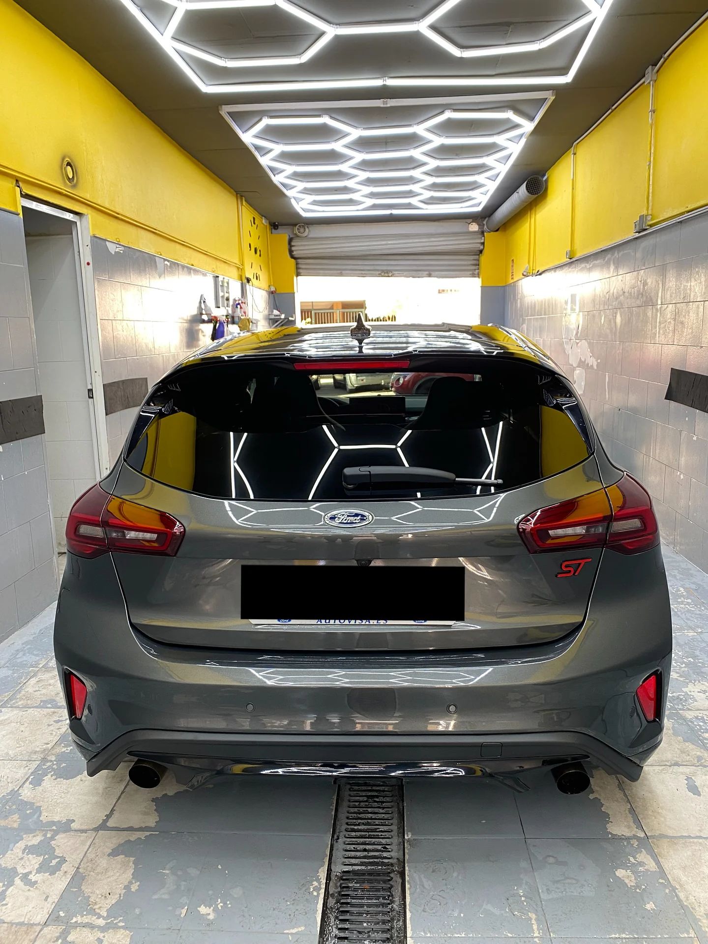 Ford Focus ST: car wash at our car wash in San Pedro de Alcántara, Marbella