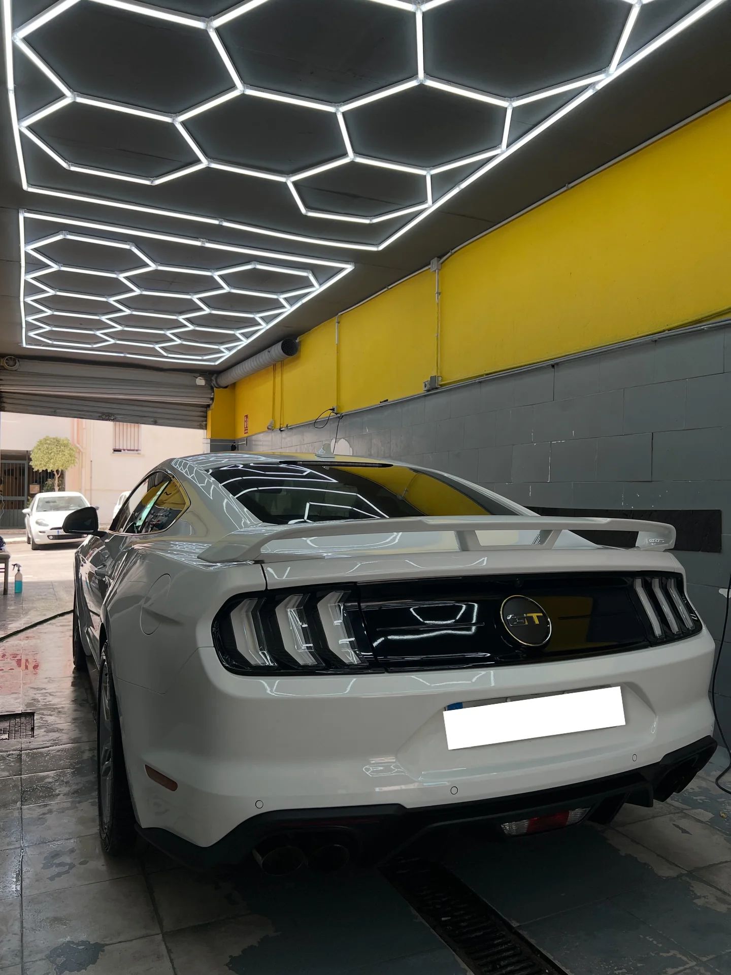 Ford Mustang: car wash at our car wash in San Pedro de Alcántara, Marbella