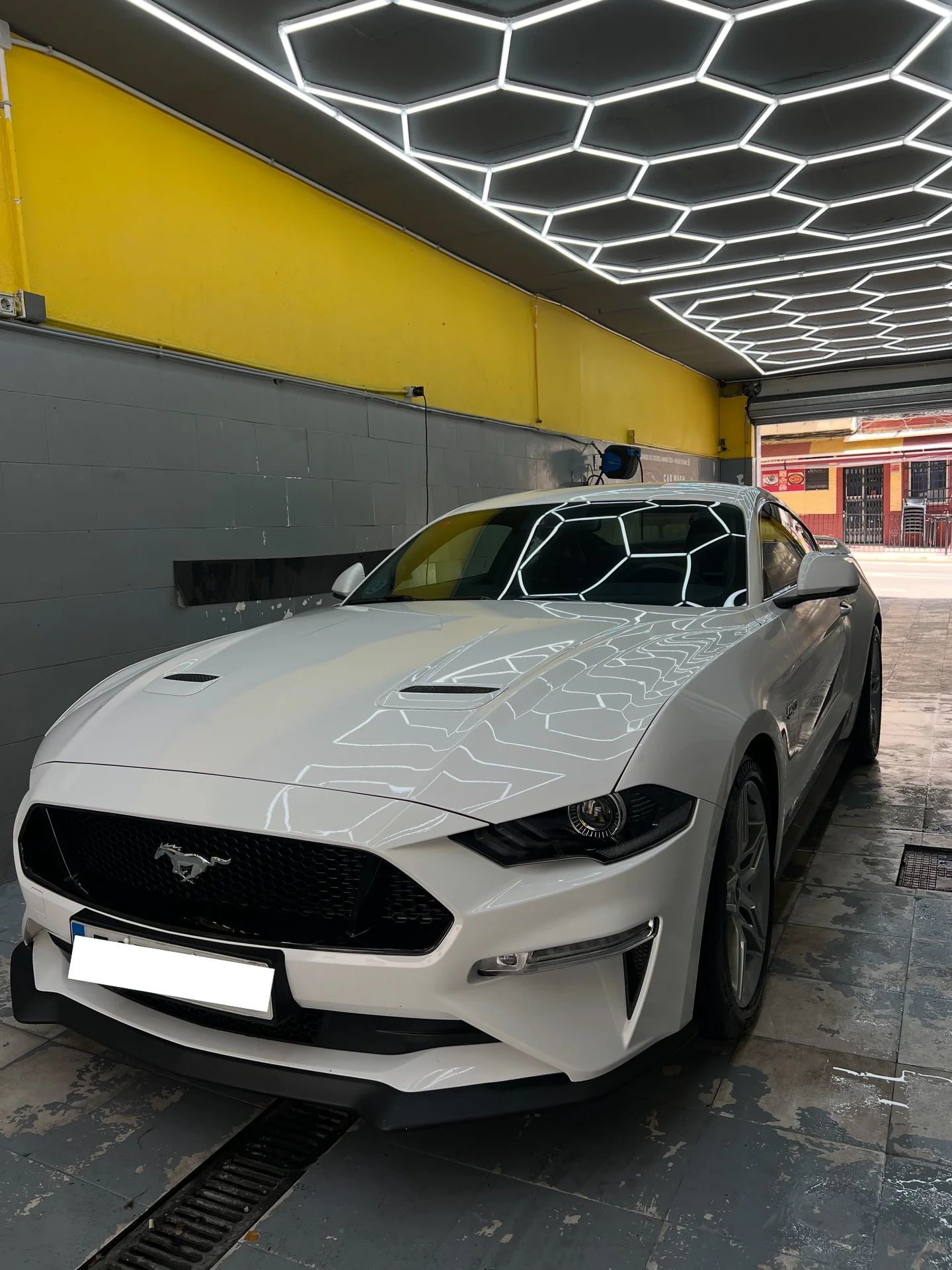 Ford Mustang: car wash at our car wash in San Pedro de Alcántara, Marbella