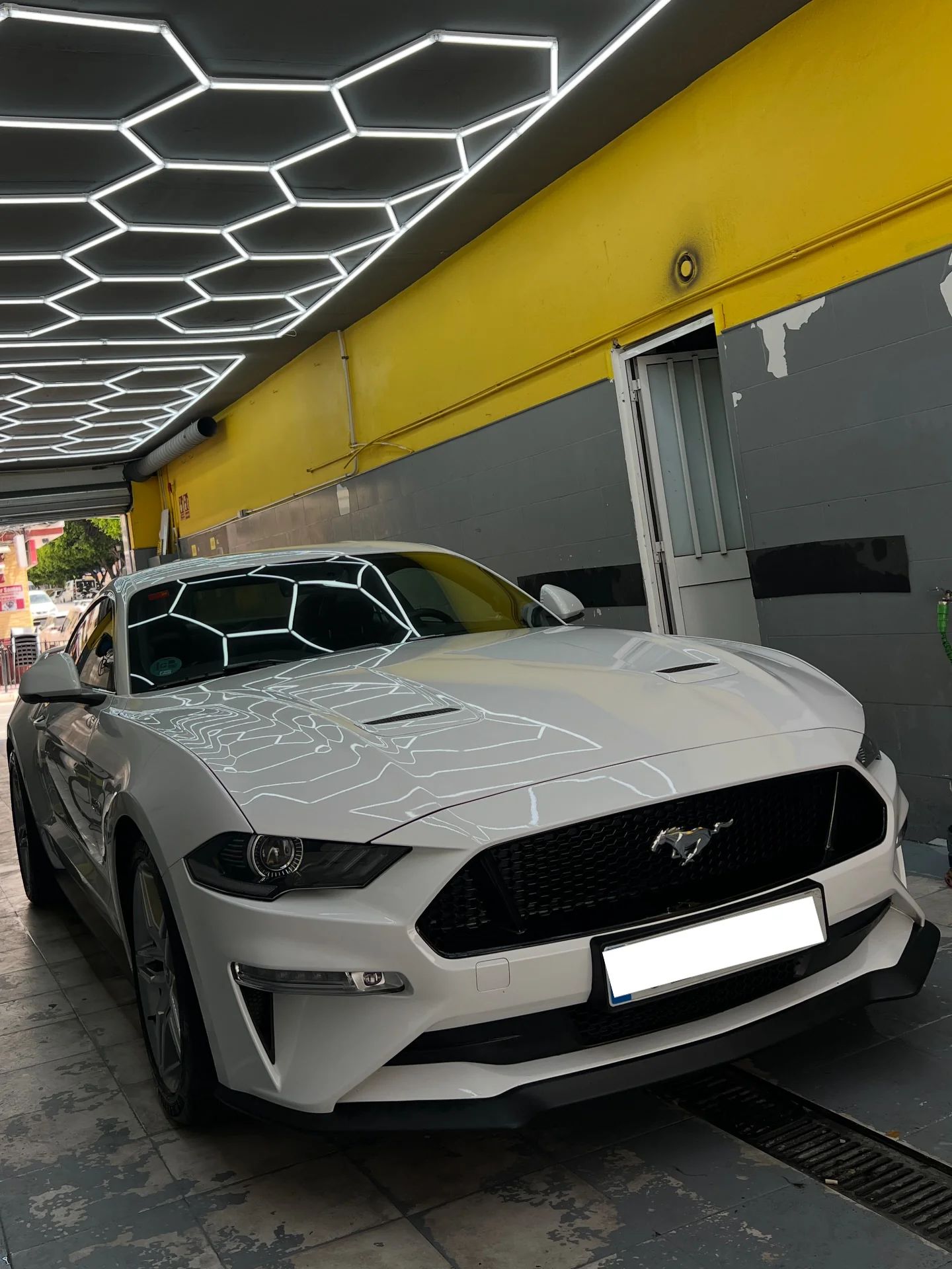 Ford Mustang: car wash at our car wash in San Pedro de Alcántara, Marbella