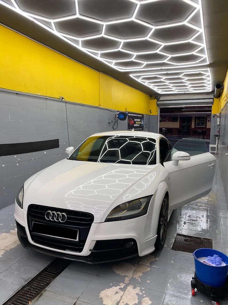 Audi TT: car wash at our car wash in San Pedro de Alcántara, Marbella