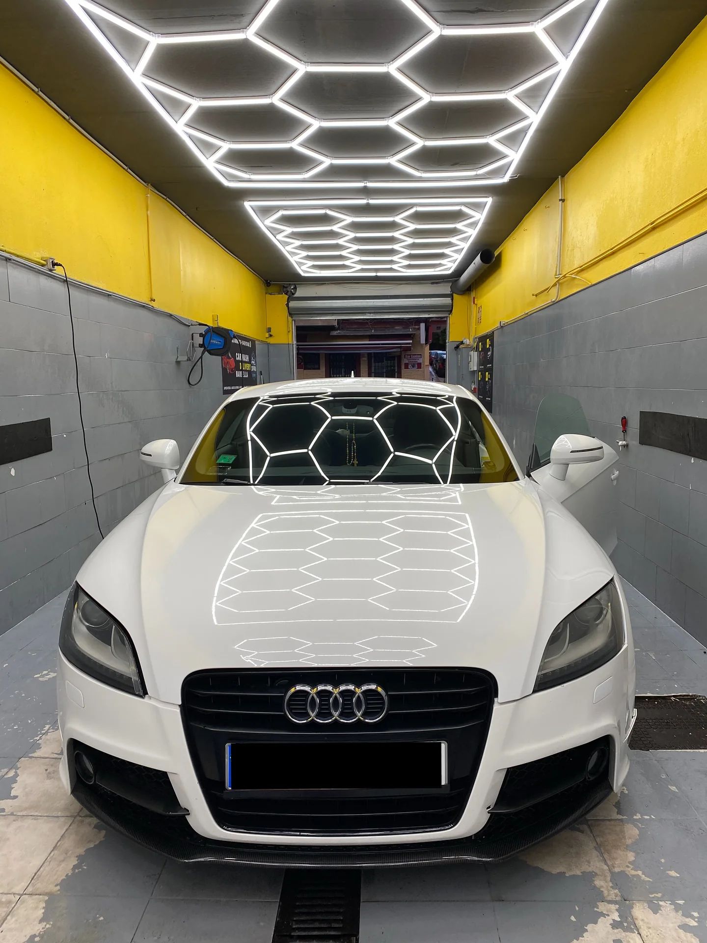Audi TT: car wash at our car wash in San Pedro de Alcántara, Marbella