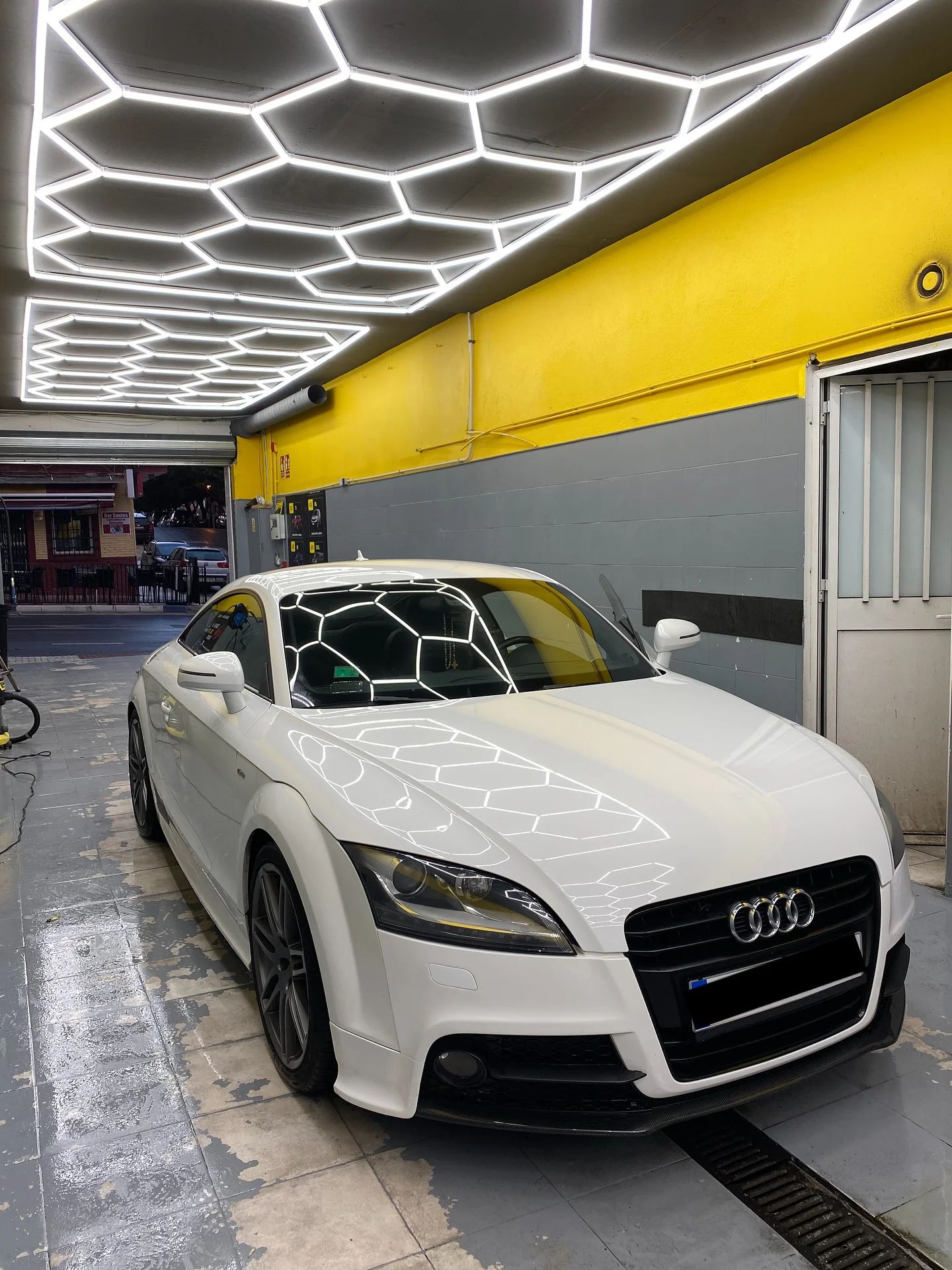 Audi TT: car wash at our car wash in San Pedro de Alcántara, Marbella