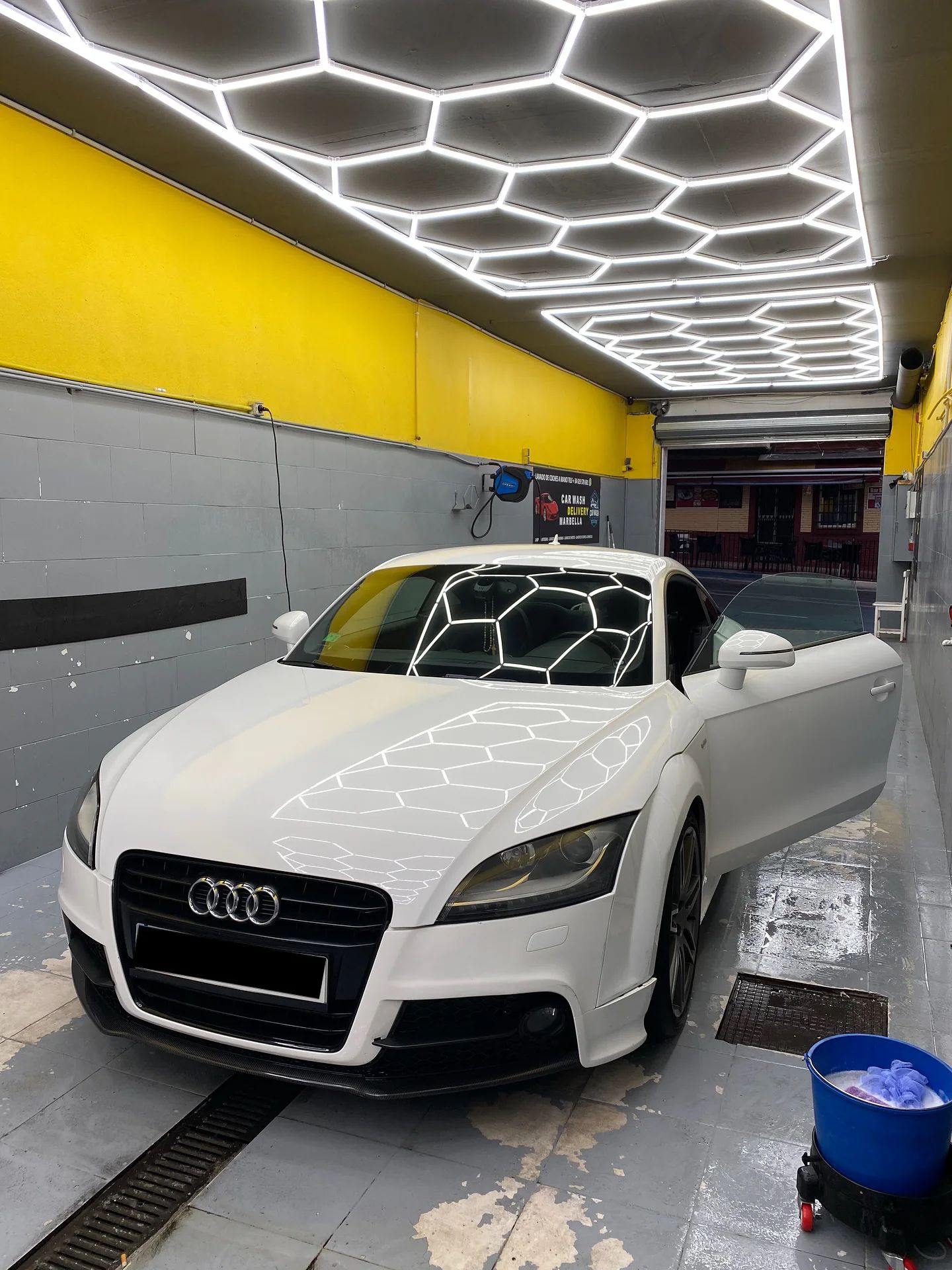 Audi TT: car wash at our car wash in San Pedro de Alcántara, Marbella