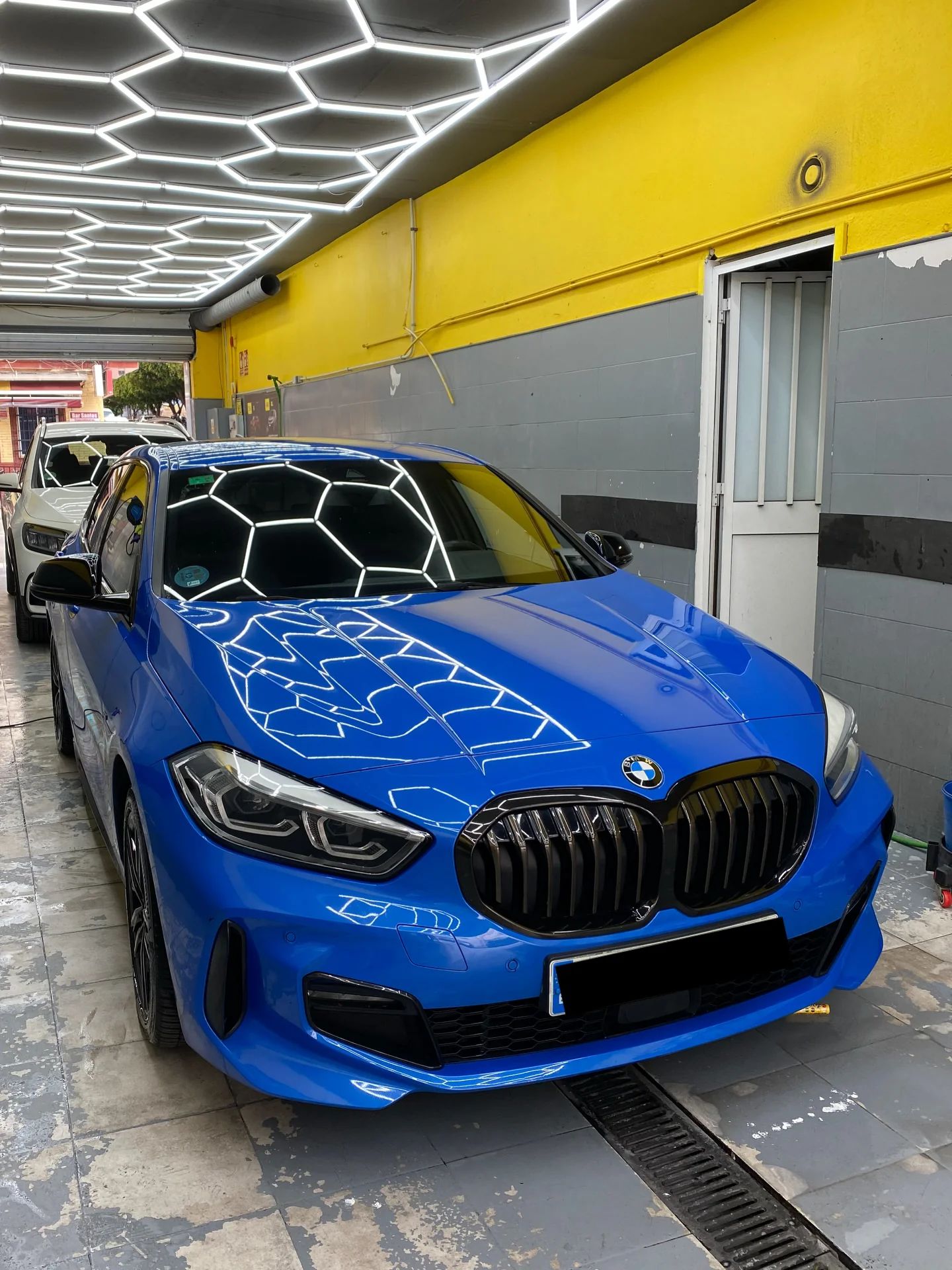 BMW 1 Series: car wash at our car wash in San Pedro de Alcántara, Marbella